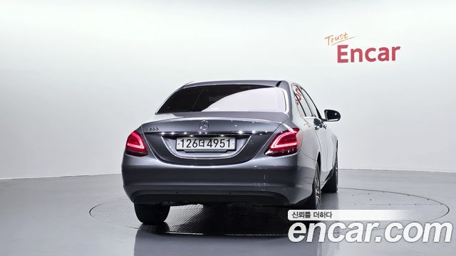 Mercedes-Benz C-Class W205 C200 - фото 3