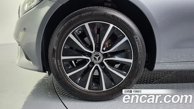 Mercedes-Benz C-Class W205 C200 - фото 4
