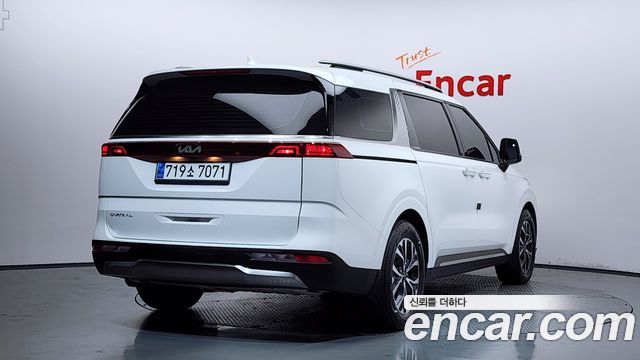 Kia Carnival 4-го поколения 11-Seater Noblesse - фото 1