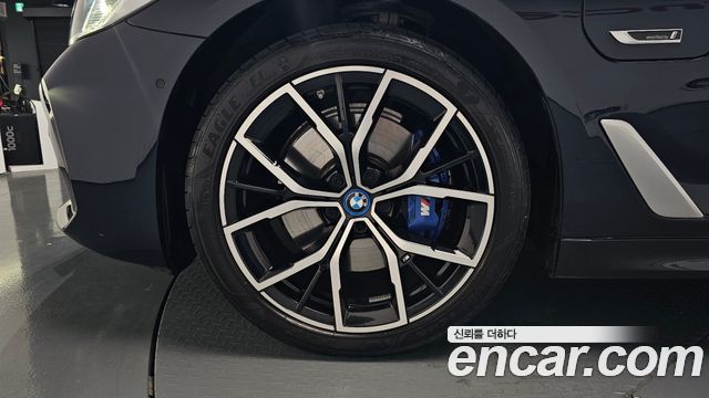 BMW 5-Series G30 530e M Sport - фото 3