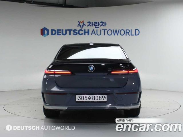 BMW 7-Series G70 740i sDrive Design Pure Excellence - фото 3