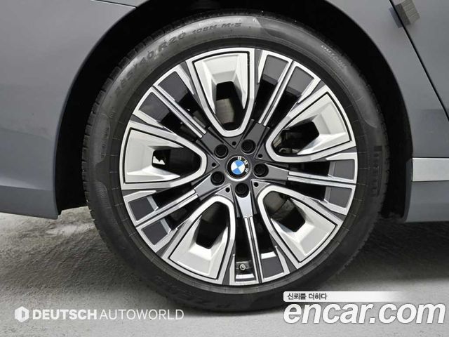 BMW 7-Series G70 740i sDrive Design Pure Excellence - фото 4