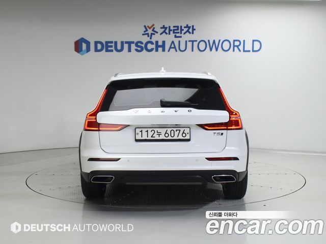 Volvo V60 2-го поколения T5 AWD - фото 3