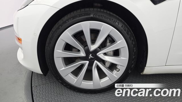 Tesla Model 3 Long Range AWD - фото 4