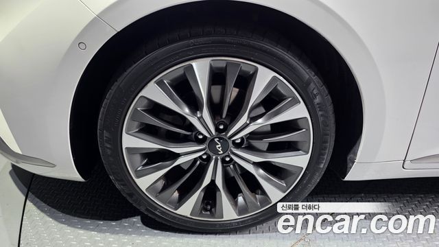 Kia K8 2.5 Gasoline 2WD Signature - фото 4