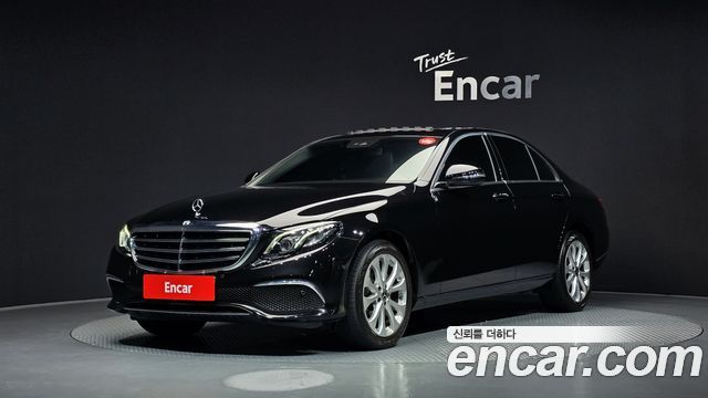Mercedes-Benz E-Class W213 E220d 4MATIC Exclusive - фото 0