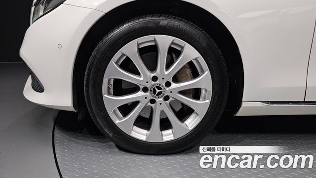 Mercedes-Benz E-Class W213 E300 4MATIC Exclusive - фото 4