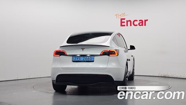 Tesla Model Y RWD - фото 3