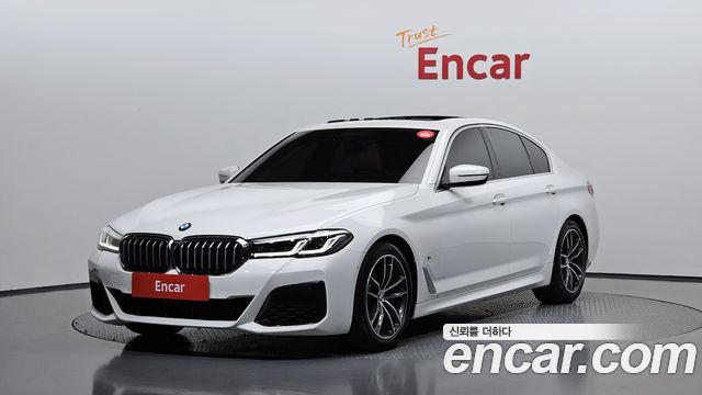 BMW 5-Series G30 520i M Sport - фото 0