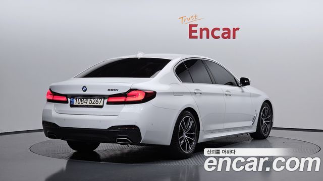 BMW 5-Series G30 520i M Sport - фото 1