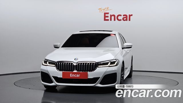 BMW 5-Series G30 520i M Sport - фото 2