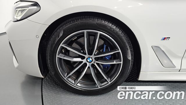 BMW 5-Series G30 520i M Sport - фото 4