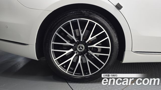 Mercedes-Benz S-Class W223 S580L 4MATIC - фото 4