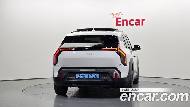 Kia EV3 Long Range 2WD Earth - фото 3