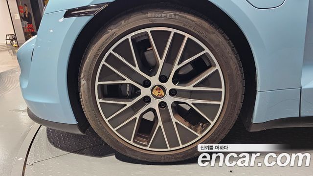 Porsche Taycan Base - фото 4