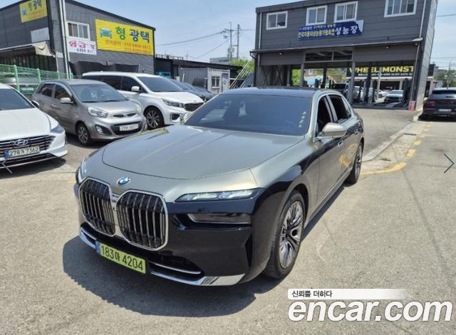 BMW 7-Series G70 740i sDrive Design Pure Excellence - фото 1