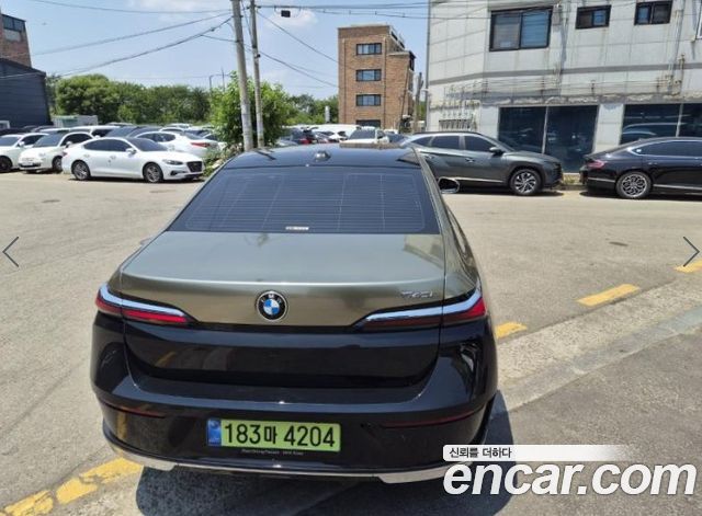 BMW 7-Series G70 740i sDrive Design Pure Excellence - фото 3