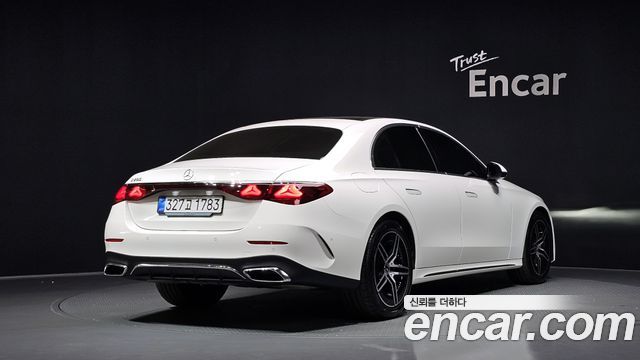 Mercedes-Benz E-Class W214 E200 AMG Line - фото 1