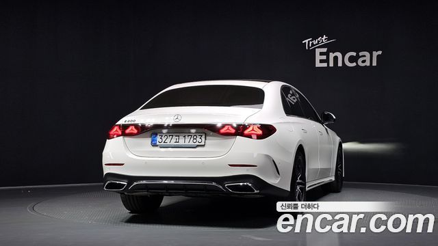 Mercedes-Benz E-Class W214 E200 AMG Line - фото 3