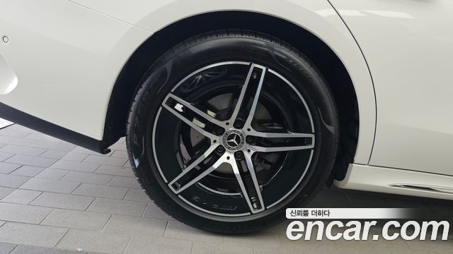 Mercedes-Benz E-Class W214 E200 AMG Line - фото 4
