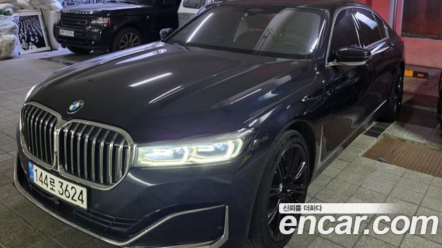 BMW 7-Series G11 750Li xDrive Design Pure Excellence - фото 0