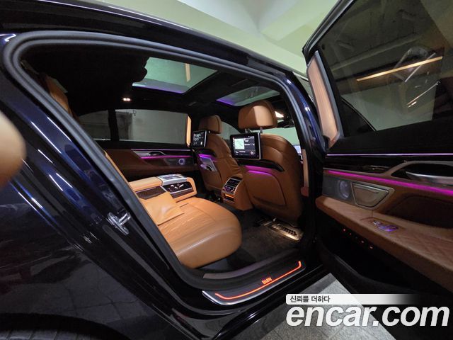 BMW 7-Series G11 750Li xDrive Design Pure Excellence - фото 4
