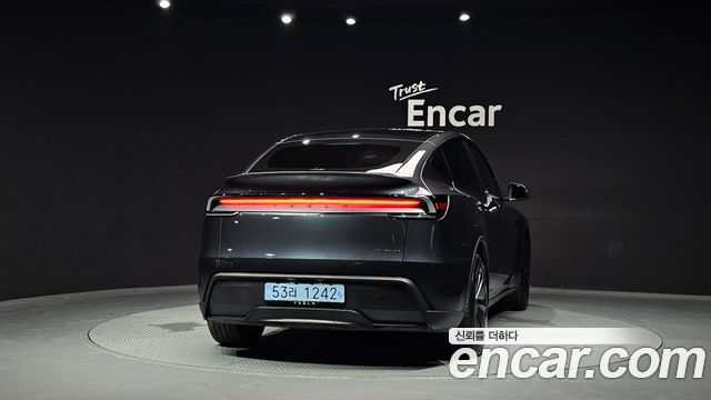 Tesla Model Y RWD - фото 3