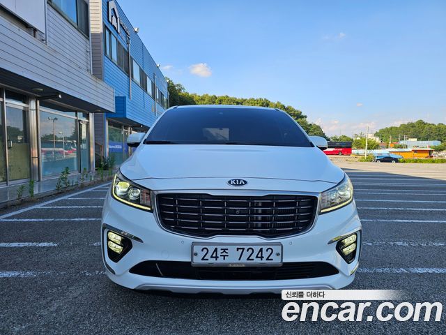 Kia Carnival Новый 9-Seater Noblesse Special - фото 1