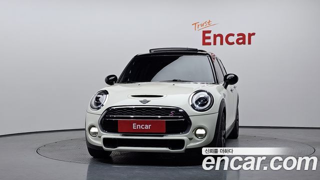 Mini Cooper 5Door Standard 3rd - фото 2