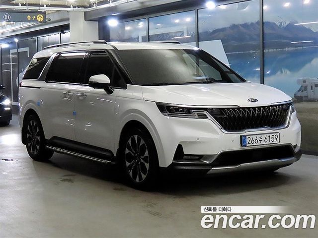 Kia Carnival 4-го поколения 9-Seater Signature - фото 0