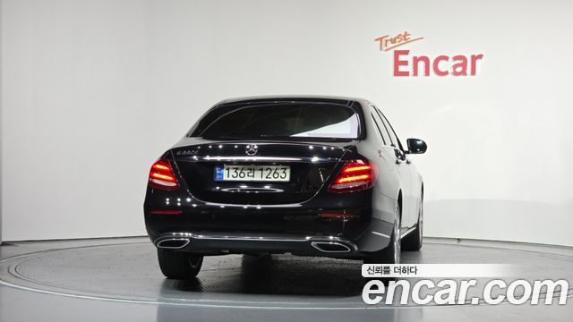 Mercedes-Benz E-Class W213 E220d Exclusive - фото 3