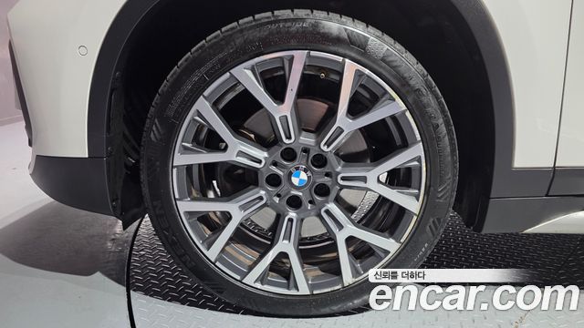 BMW X1 F48 xDrive 20i xLine - фото 4