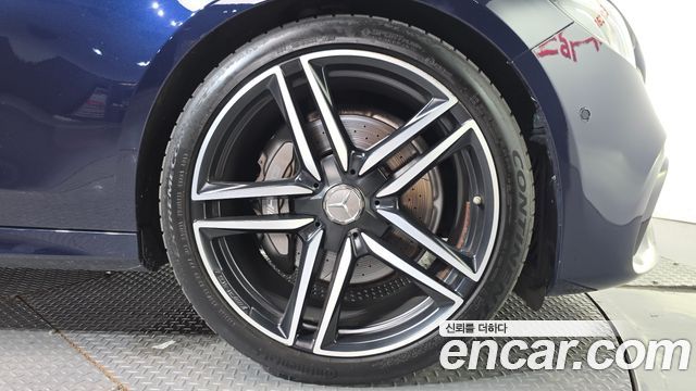 Mercedes-Benz E-Class W213 E63 AMG 4MATIC+ - фото 4