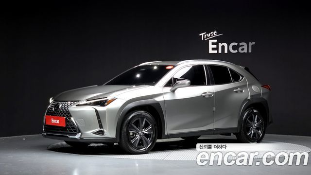 Lexus UX 2.0 2WD - фото 0