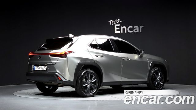 Lexus UX 2.0 2WD - фото 1