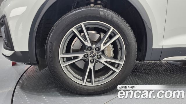 Audi Q5 FY 45 TFSI Quattro - фото 4