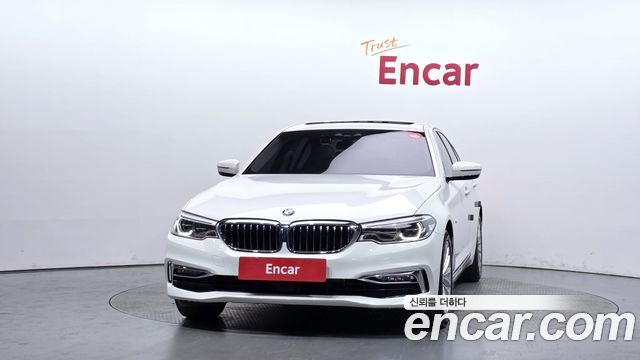 BMW 5-Series G30 530i xDrive Luxury Plus - фото 2