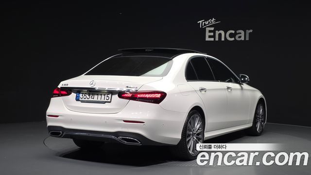 Mercedes-Benz E-Class W213 E350 4MATIC AMG Line - фото 1