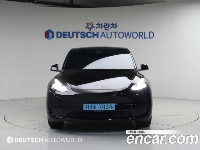 Tesla Model Y RWD - фото 2