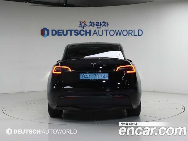 Tesla Model Y RWD - фото 3