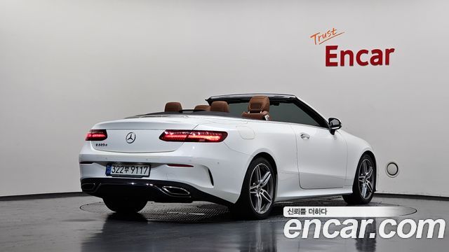 Mercedes-Benz E-Class W213 E220d Cabriolet - фото 1