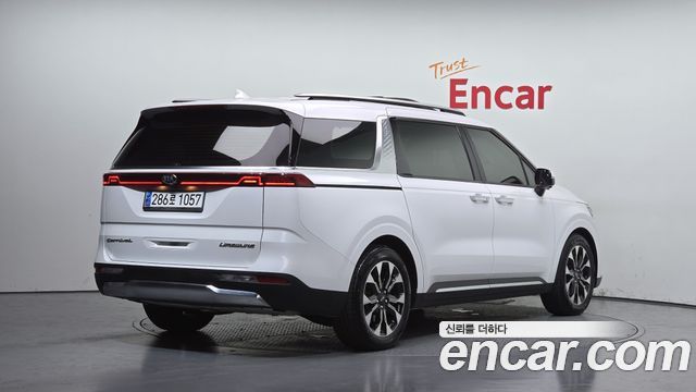 Kia Carnival 4-го поколения 7-Seater Signature - фото 1
