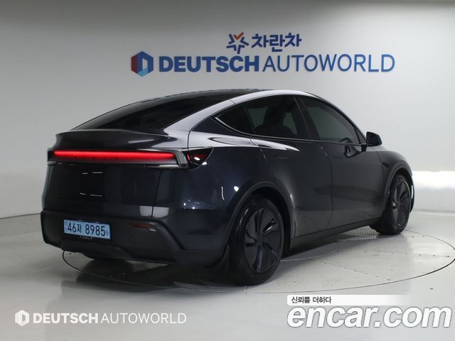 Tesla Model Y Premium RWD - фото 1