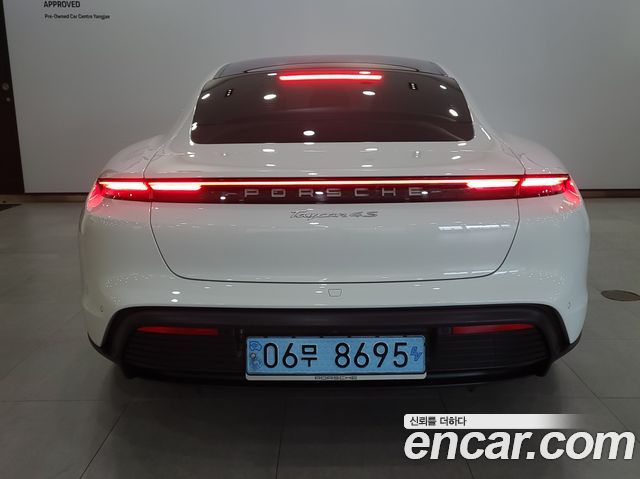 Porsche Taycan 4S - фото 3