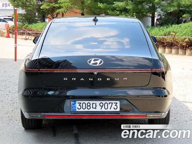 Hyundai Grandeur GN7, гибрид Calligraphy - фото 3
