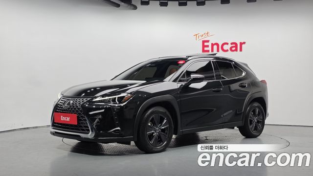 Lexus UX 2.0 2WD - фото 0