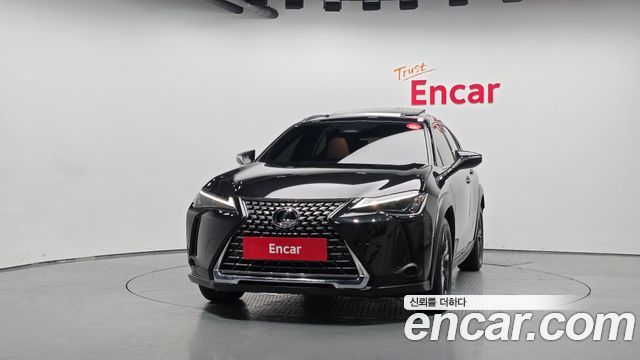 Lexus UX 2.0 2WD - фото 2