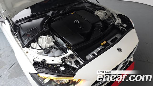 Mercedes-Benz C-Class W206 C200 AMG Line - фото 4