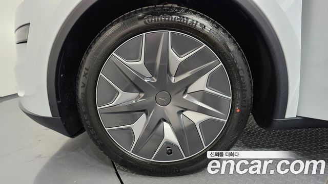 Tesla Model Y L Long Range AWD - фото 4