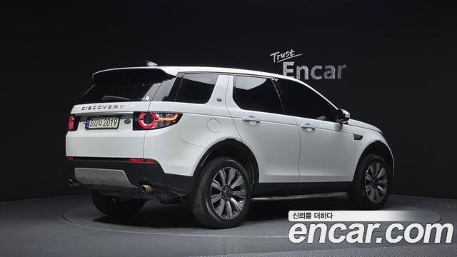 Land Rover Discovery Sport Sports 2.0 TD4 HSE Luxury - фото 1